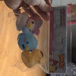 Brand Ne Hello Kitty and Friends Duck 2 Pack